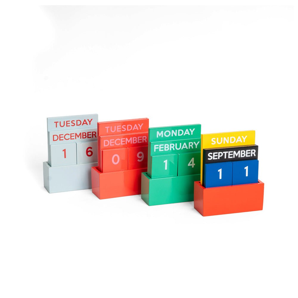 Petit calendrier perpétuel tout en couleur rouge