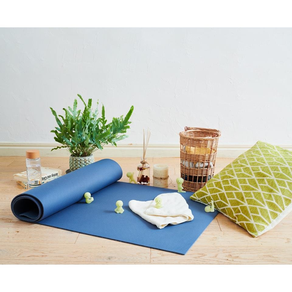Serie Yoga Smiski Brilla en la Oscuridad